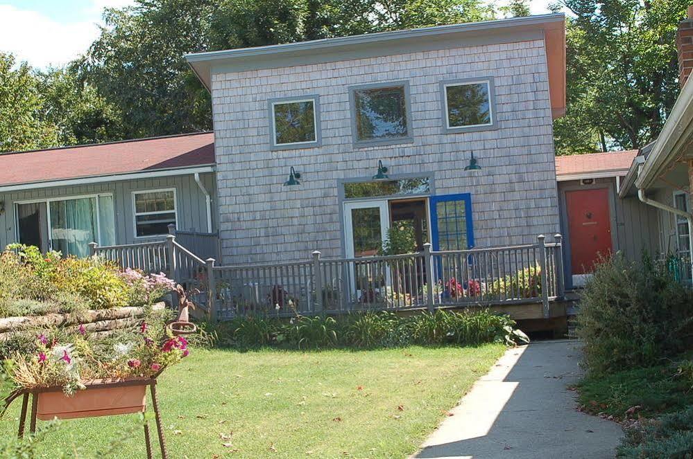 Inn At Charlotte B&B Burlington Esterno foto